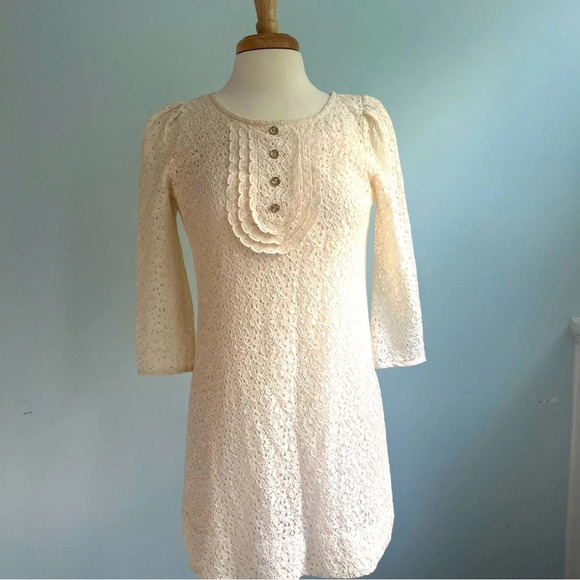 Juicy Couture Dresses & Skirts - Juicy Couture Cream Lace Gold Button Shift Dress Size Medium